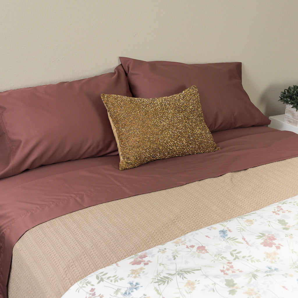 400-thread-count-sateen-sheet-set-mocha-red-bed-image