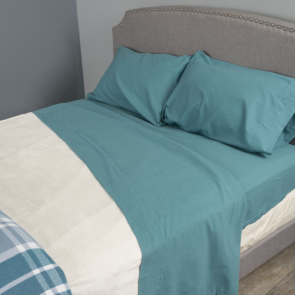 Velvet Flannel Sheet Set - Bed Image